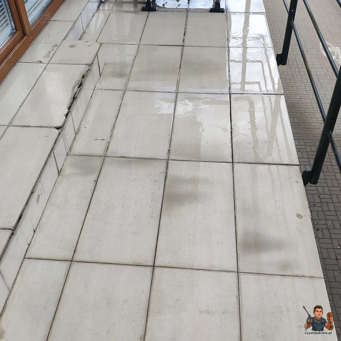 Realizacja Mycie i czyszczenie kafli na balkonie – Elbląg